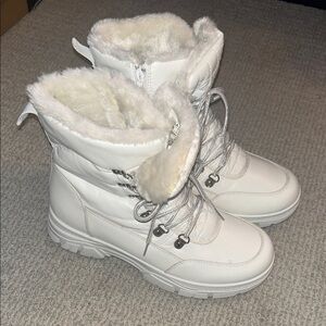 White Fur-Lined Winter ski snow Boots